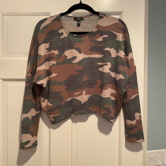 NWT Aqua camouflage long sleeve top - Picture 4 of 4